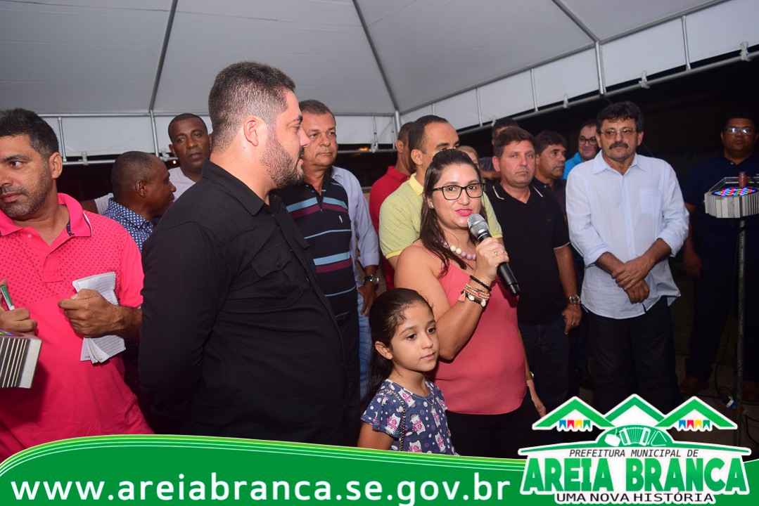 Imagem da galeria Prefeito Alan entrega pavimentação de ruas do Povoado Pedrinhas