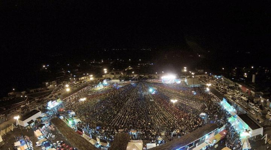 Primeira noite do São João Pé no Chão de Areia Branca leva multidão ao Forródromo
