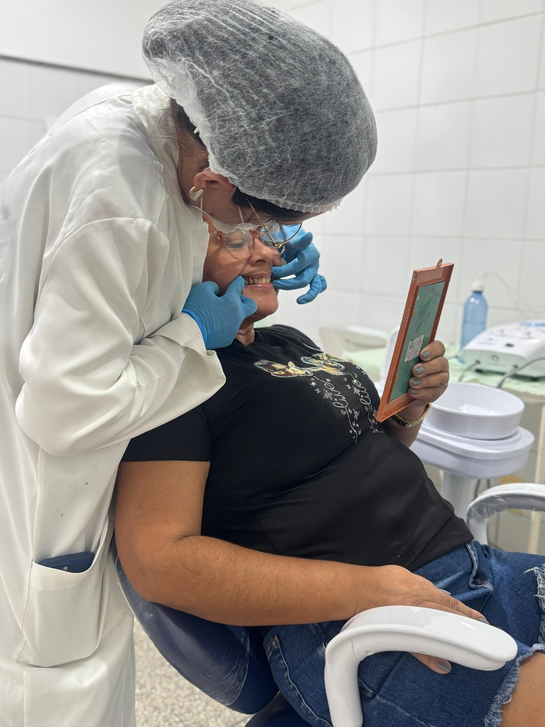 Volte a Sorrir: mais 53 próteses dentárias são entregues a população