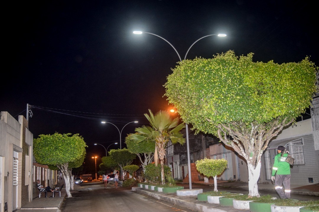 Iluminação Pública: Prefeitura substitui lâmpadas tradicionais por led