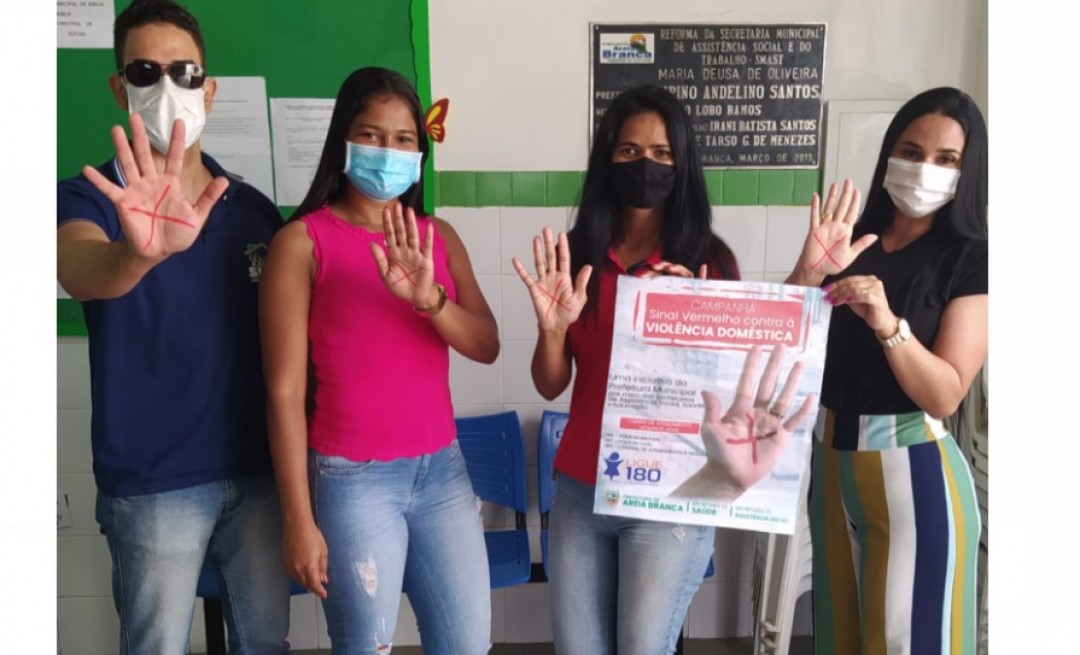 Prefeitura de Areia Branca realiza visitas em estabelecimentos comerciais do município para adesão à campanha Sinal Vermelho Contra a Violência Doméstica