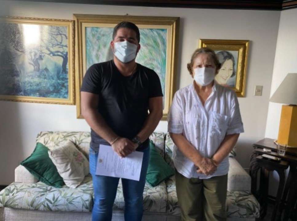 Prefeito de Areia Branca visita a Senadora Maria do Carmo em busca de emendas para o município