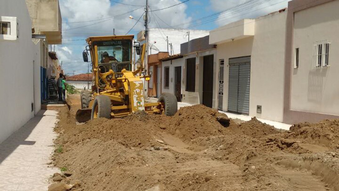 Prefeitura transforma Areia Branca no maior canteiro de obras da história