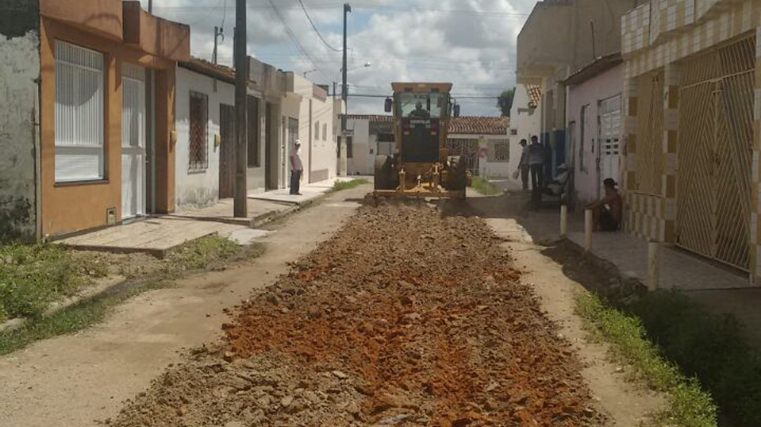 Calçamento das ruas: José Ramos e Santa Rita de Cássia