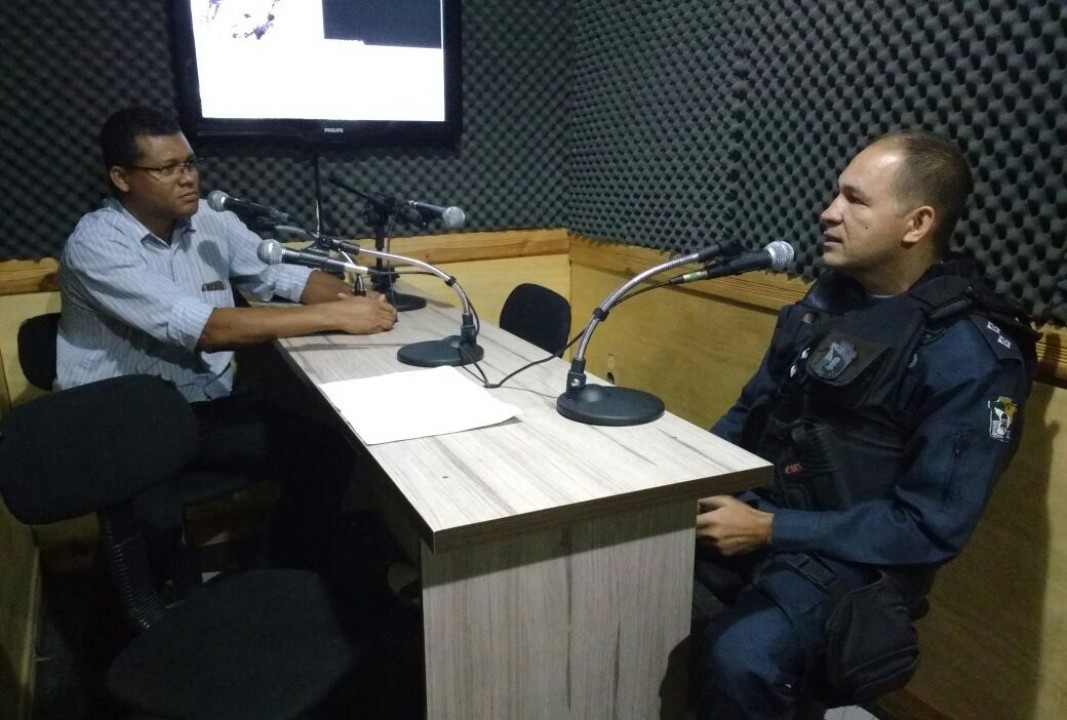ENTREVISTA COM O TENENTE FERNANDO - COMANDANTE DA GUARNIÇÃO POLICIAL MILITAR DE AREIA BRANCA
